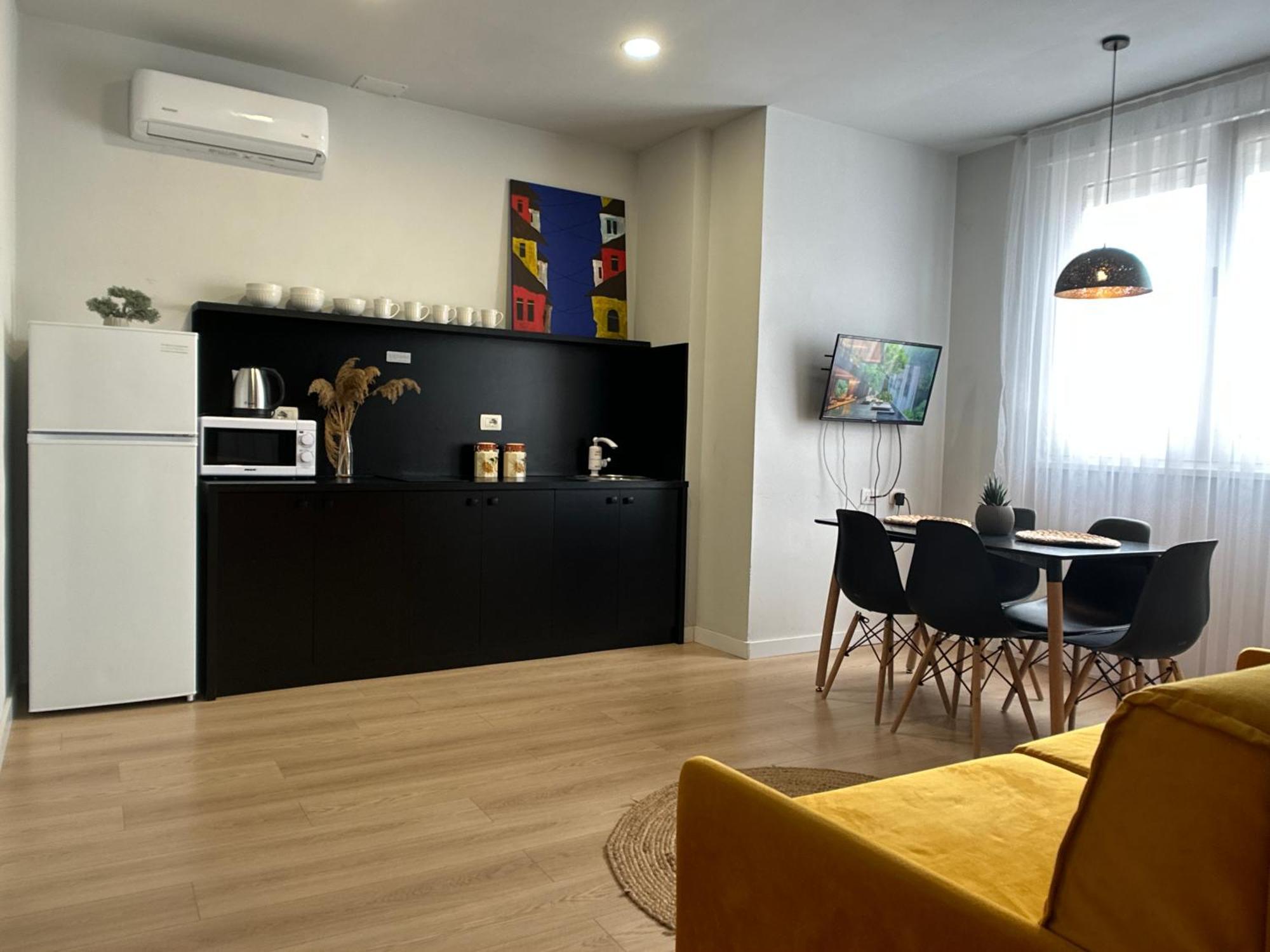 Apartment By The Sea - *